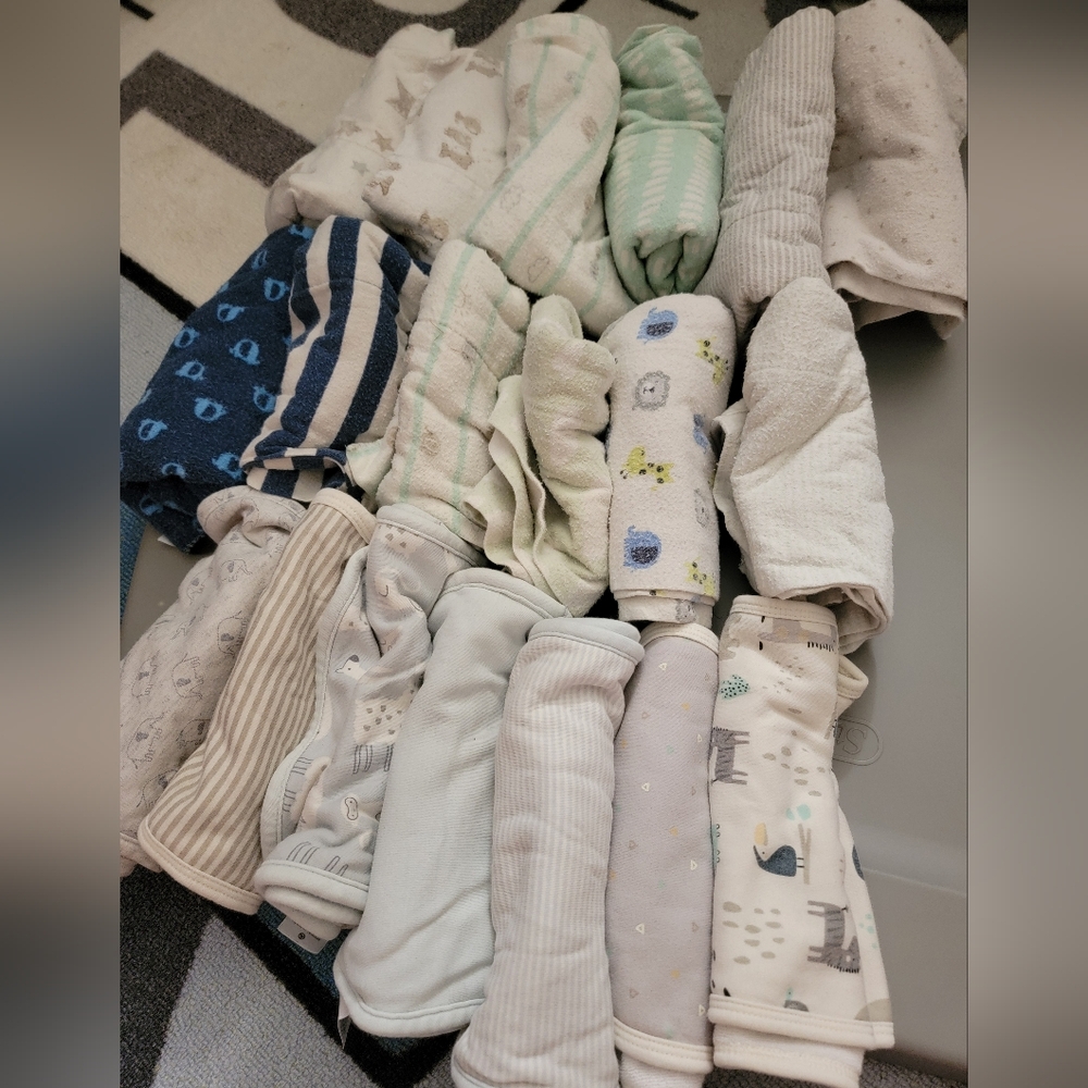 Pack of 19 unisex burp clothes small and large sizes various brands